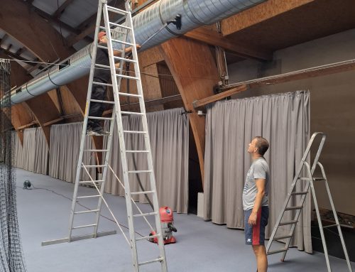 Gemeinsam angepackt: Platzarbeit beim TC Rot-Weiss Muggensturm